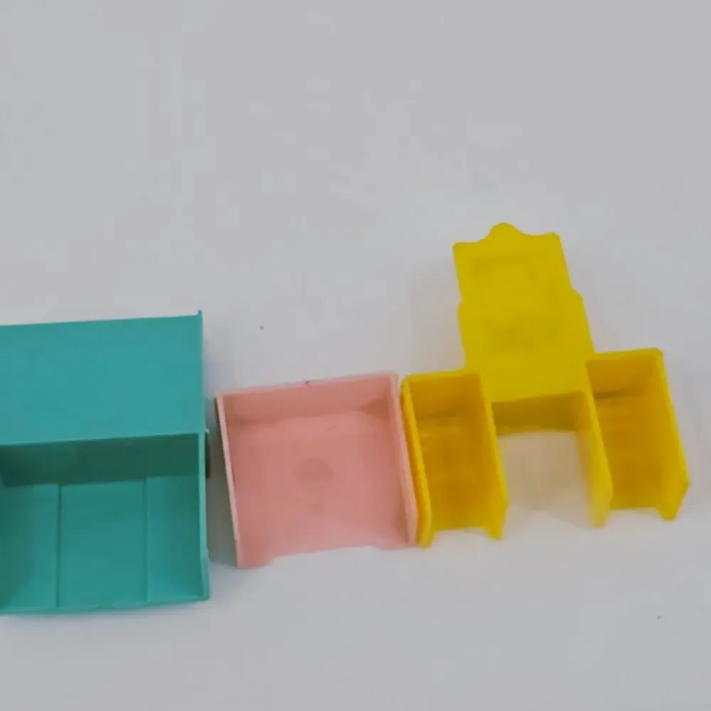Vintage 1950s Marx Dollhouse Miniature Plastic Dollhouse Furniture Lot of 10